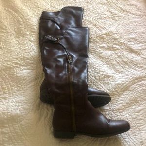 Brown tall boot